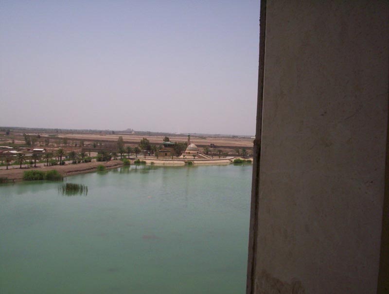 Palace mosque with other Palace visible in background
